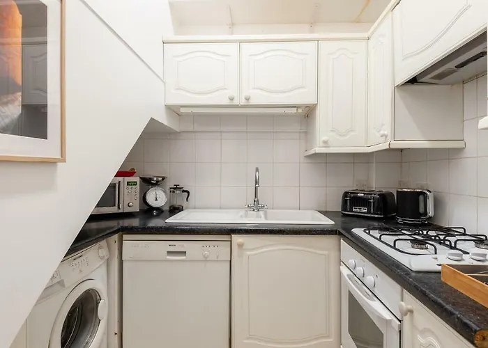 The South Kensington Mews - Lovely 5Bdr Home